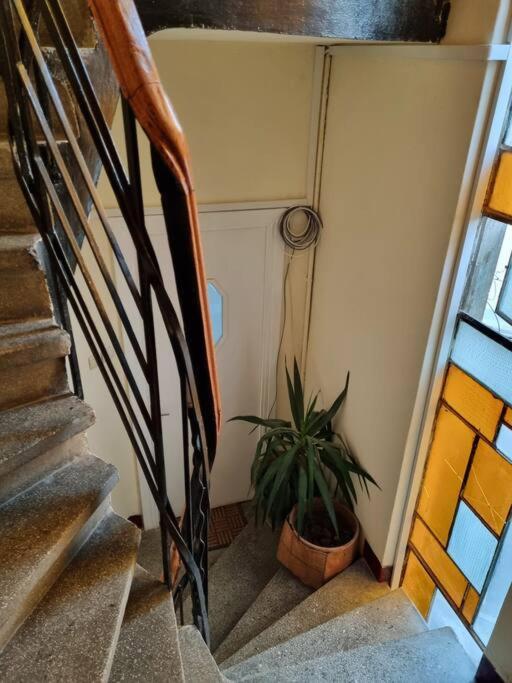 Cozy Apartment Near City Center Bukarest Exterior foto