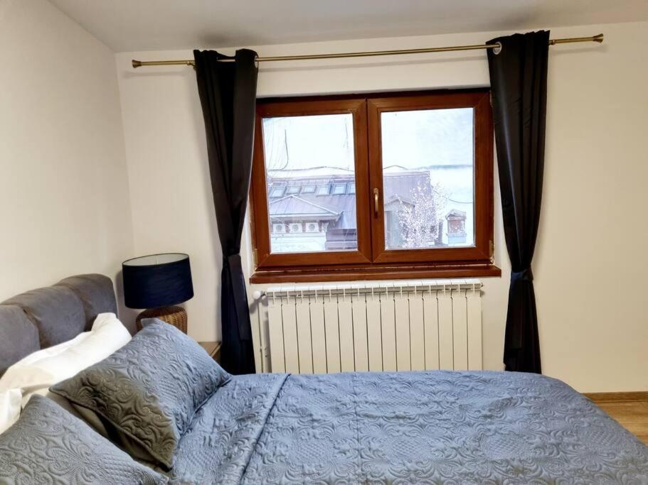 Cozy Apartment Near City Center Bukarest Exterior foto