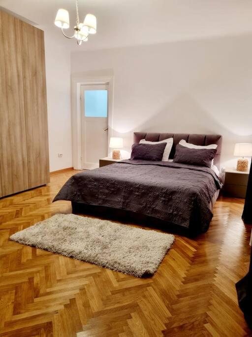 Cozy Apartment Near City Center Bukarest Exterior foto